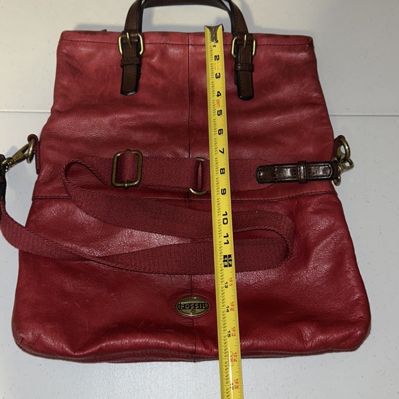 FOSSIL "EXPLORER" FOLD OVER CROSSBODY/ DOUBLE HANDLE RED LEATHER TOTE - Picture 8 of 12